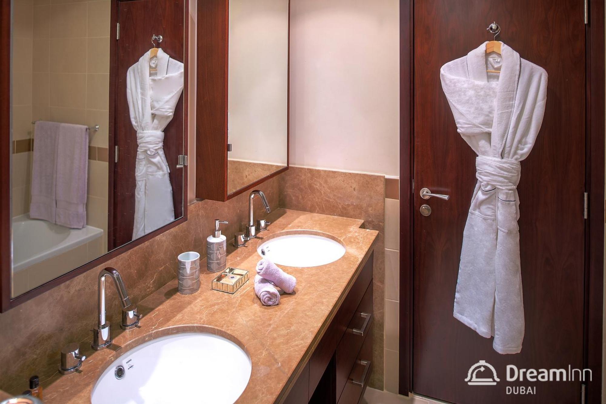 Dream Inn - Apartment With Private Terrace, 29 Boulevard Downtown Dubaj Zewnętrze zdjęcie